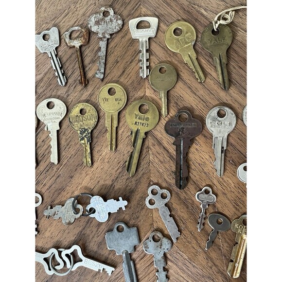 OLD VTG Photo Art JEWELRY STEAMPUNK Corbin Star Cole Hudson Russwin Yale KEY LOT - Picture 7 of 8